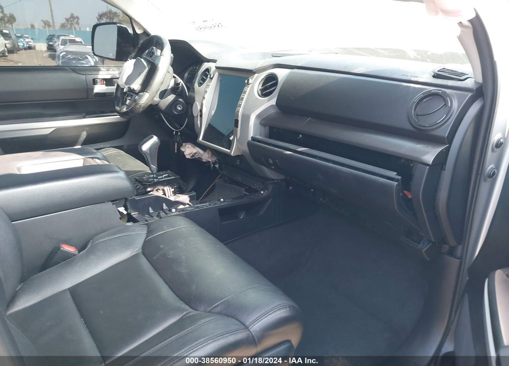 2016 TOYOTA TUNDRA SR5 4.6L V8 VIN: 5TFEM5F10GX104867