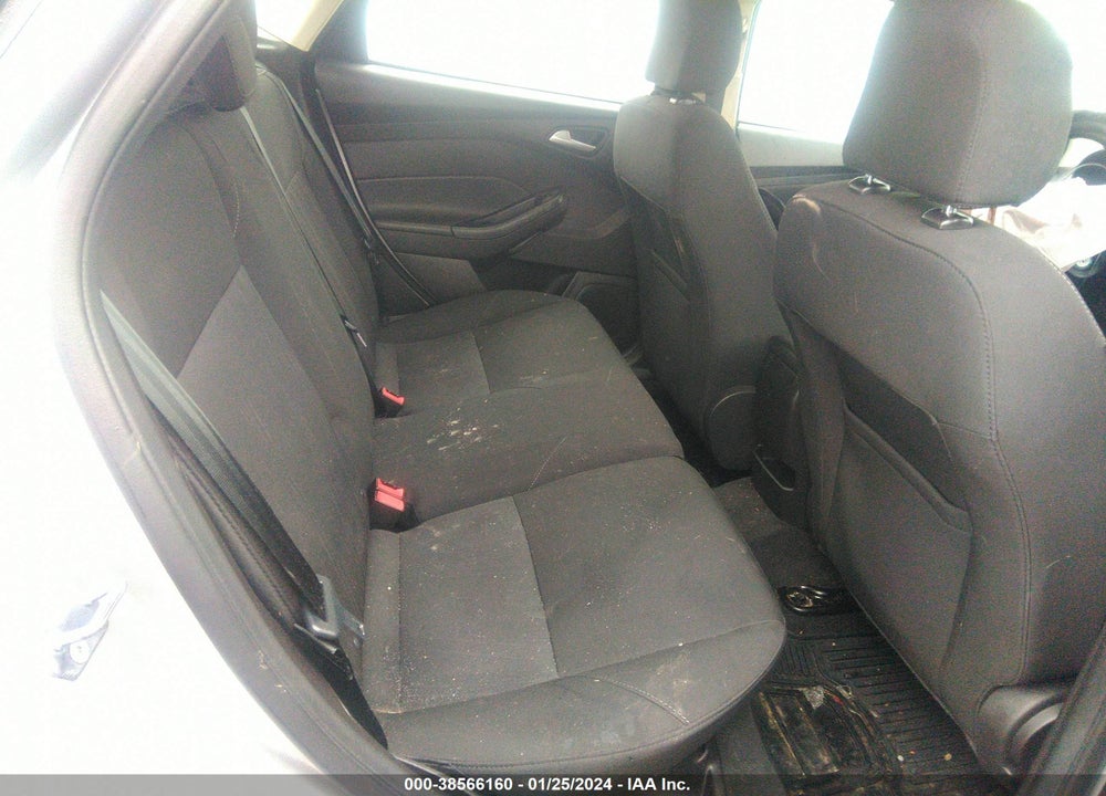2017 FORD FOCUS SE VIN: 1FADP3K23HL204157