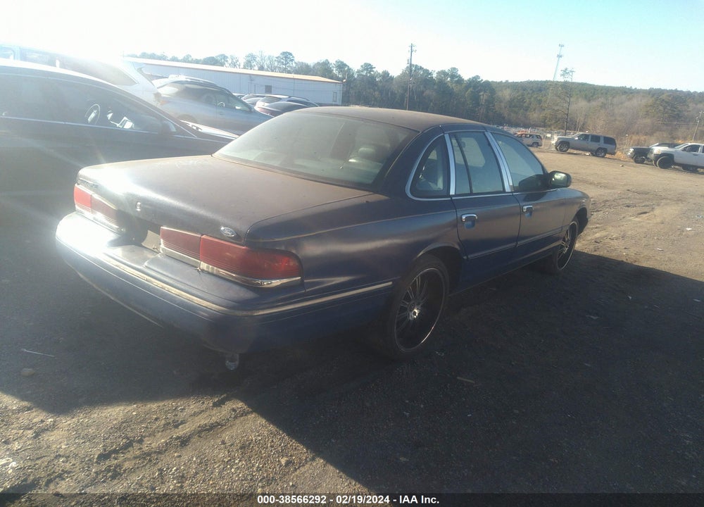 1997 FORD CROWN VICTORIA POLICE PKG POLICE INTERCEPTOR VIN: 2FALP71WXVX225352