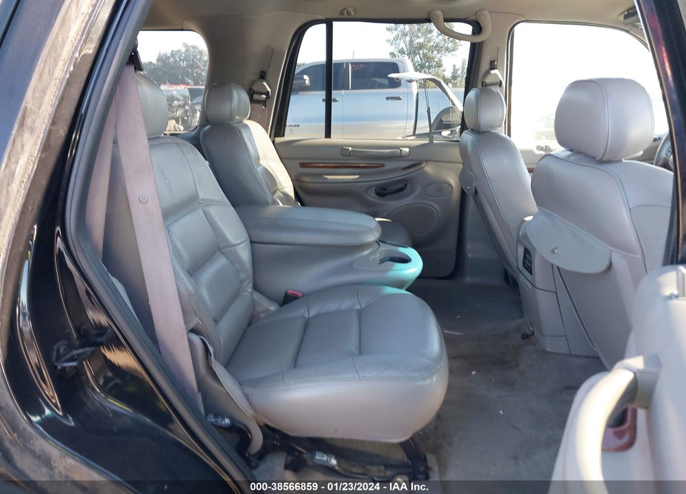 2002 LINCOLN NAVIGATOR VIN: 5LMEU27R82LJ17085