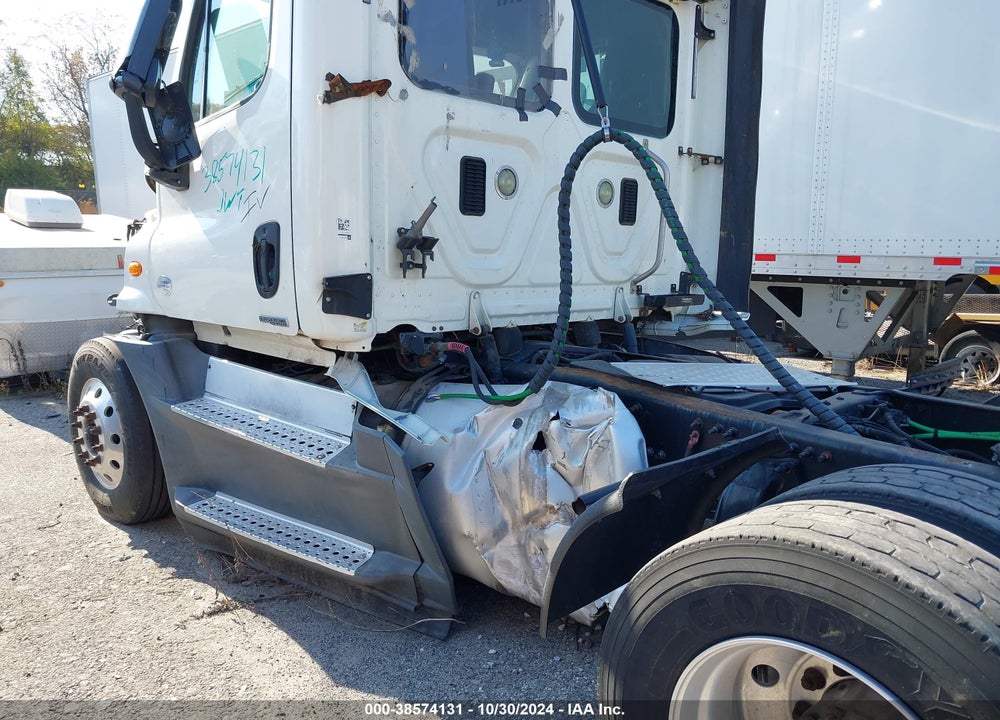 2016 FREIGHTLINER CASCADIA 125 VIN: 3AKJGEDV9GSGV3339