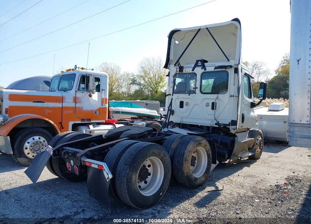 2016 FREIGHTLINER CASCADIA 125 VIN: 3AKJGEDV9GSGV3339