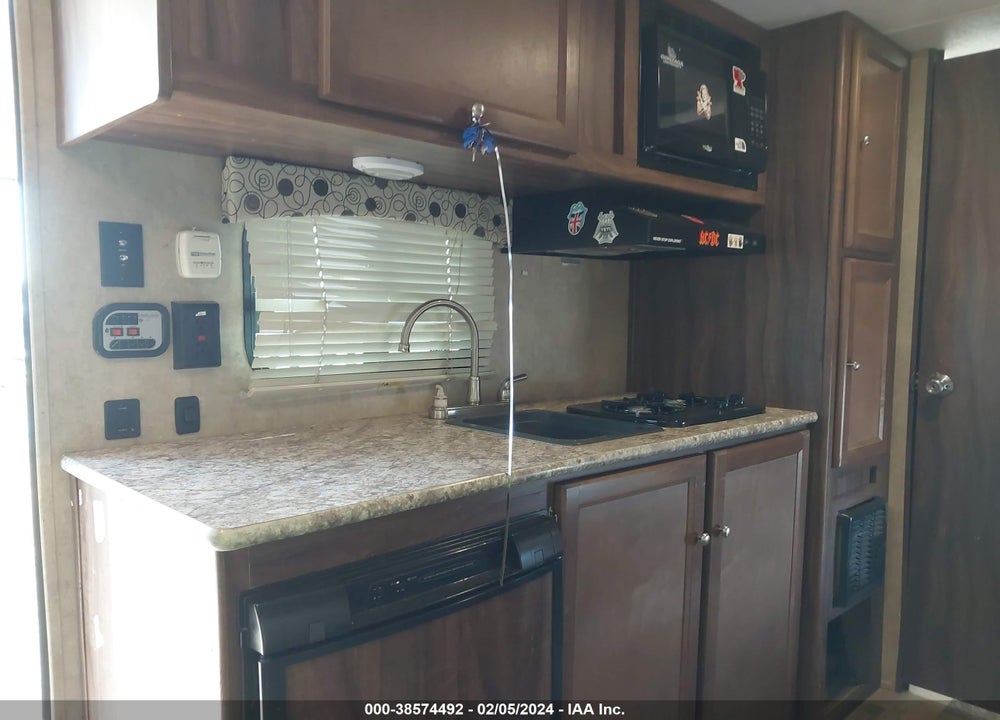 2017 FOREST RIVER CLIPPER VIN: 5ZT2CWFC1HJ113738