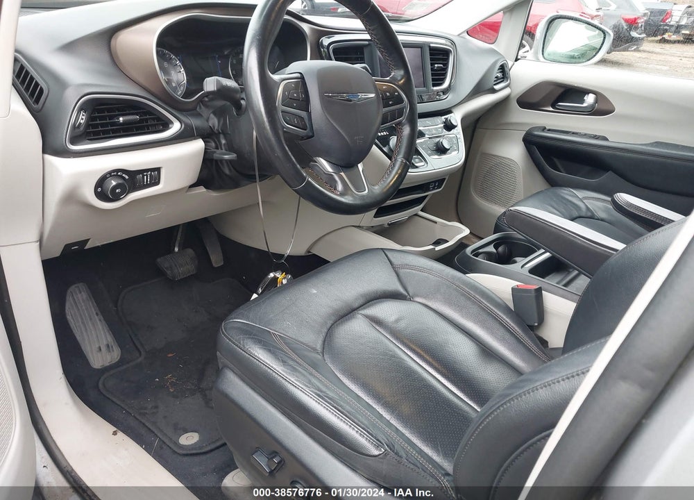 2019 CHRYSLER PACIFICA TOURING L VIN: 2C4RC1BG5KR721387