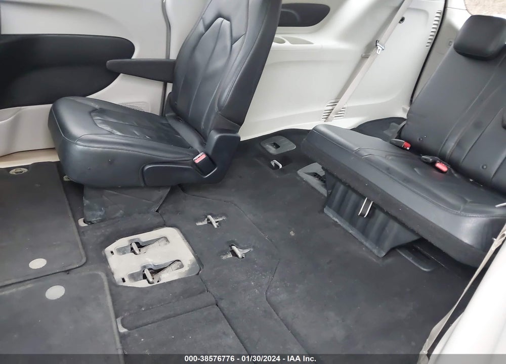 2019 CHRYSLER PACIFICA TOURING L VIN: 2C4RC1BG5KR721387