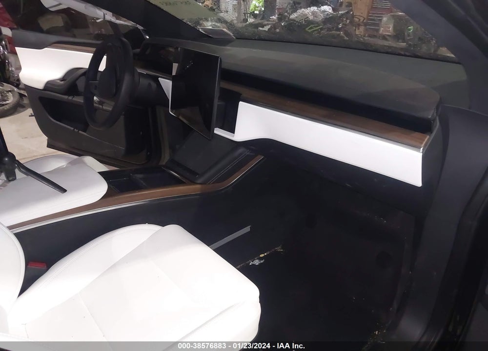 2023 TESLA MODEL X DUAL MOTOR ALL-WHEEL DRIVE/STANDARD RANGE VIN: 7SAXCAE53PF404764