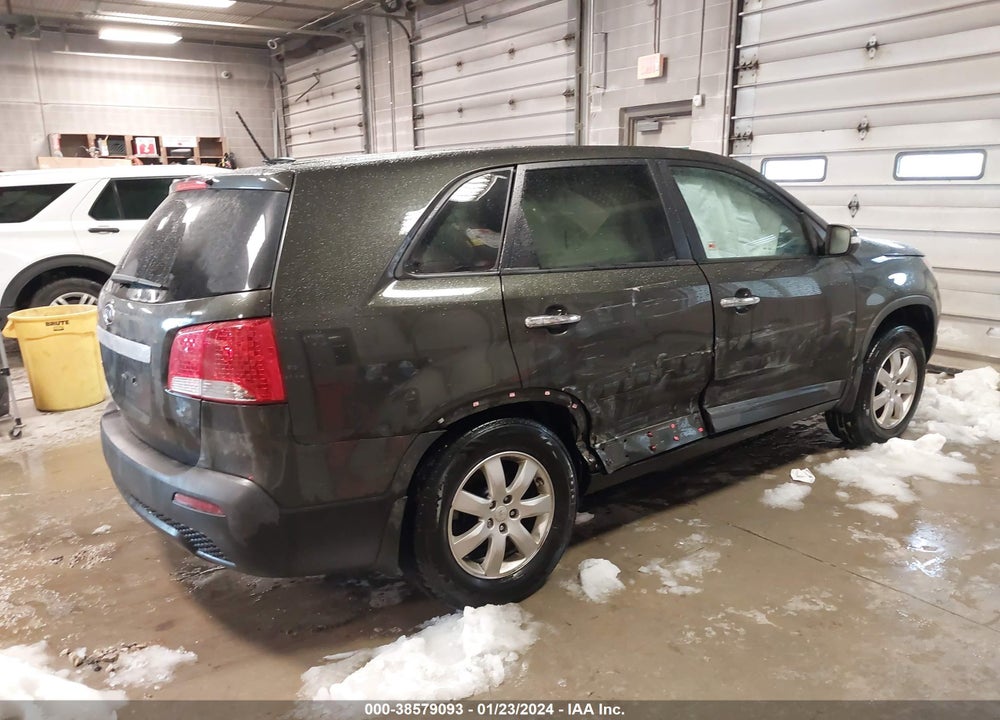 2011 KIA SORENTO LX VIN: 5XYKT3A15BG174944