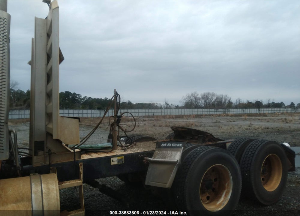 2022 MACK PINNACLE VIN: 1M1PN4GY8NM009287