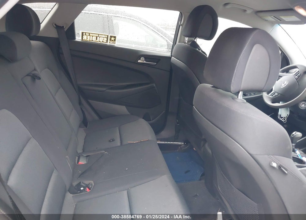 2017 HYUNDAI TUCSON SE VIN: KM8J3CA47HU572696