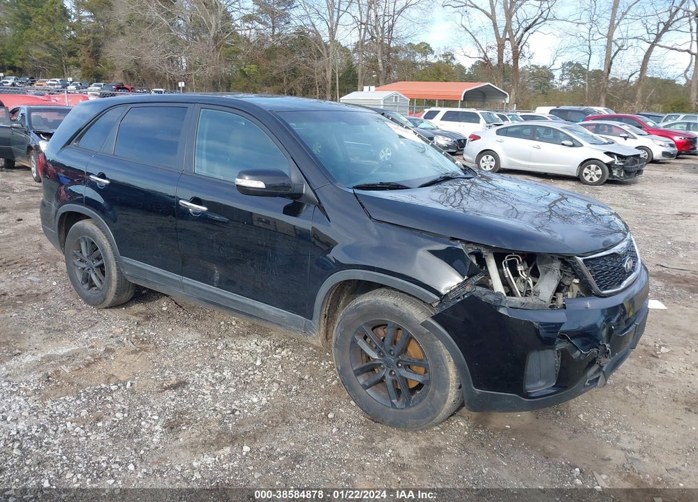 2014 KIA SORENTO LX VIN: 5XYKT3A65EG447901