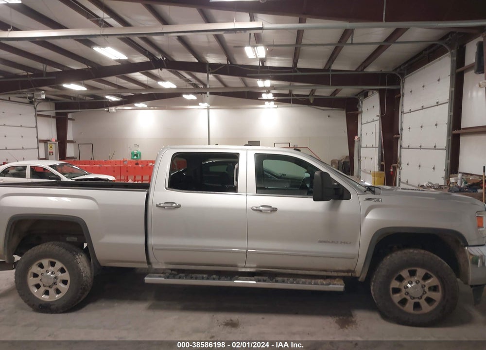 2015 GMC SIERRA 2500HD SLT VIN: 1GT12ZE82FF118283