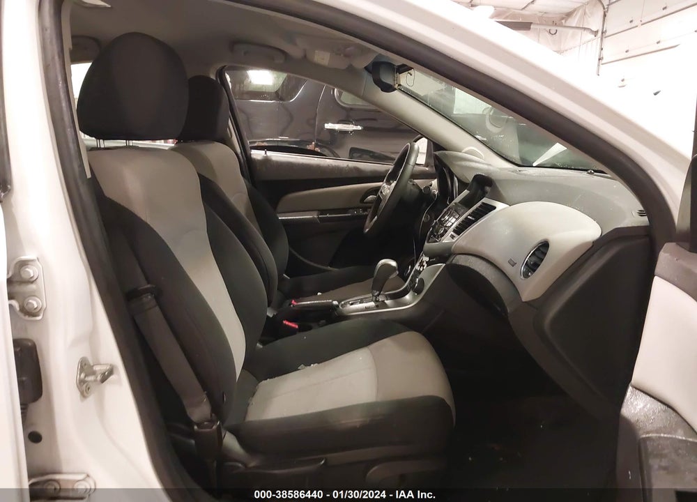 2011 CHEVROLET CRUZE LS VIN: 1G1PC5SH5B7284606