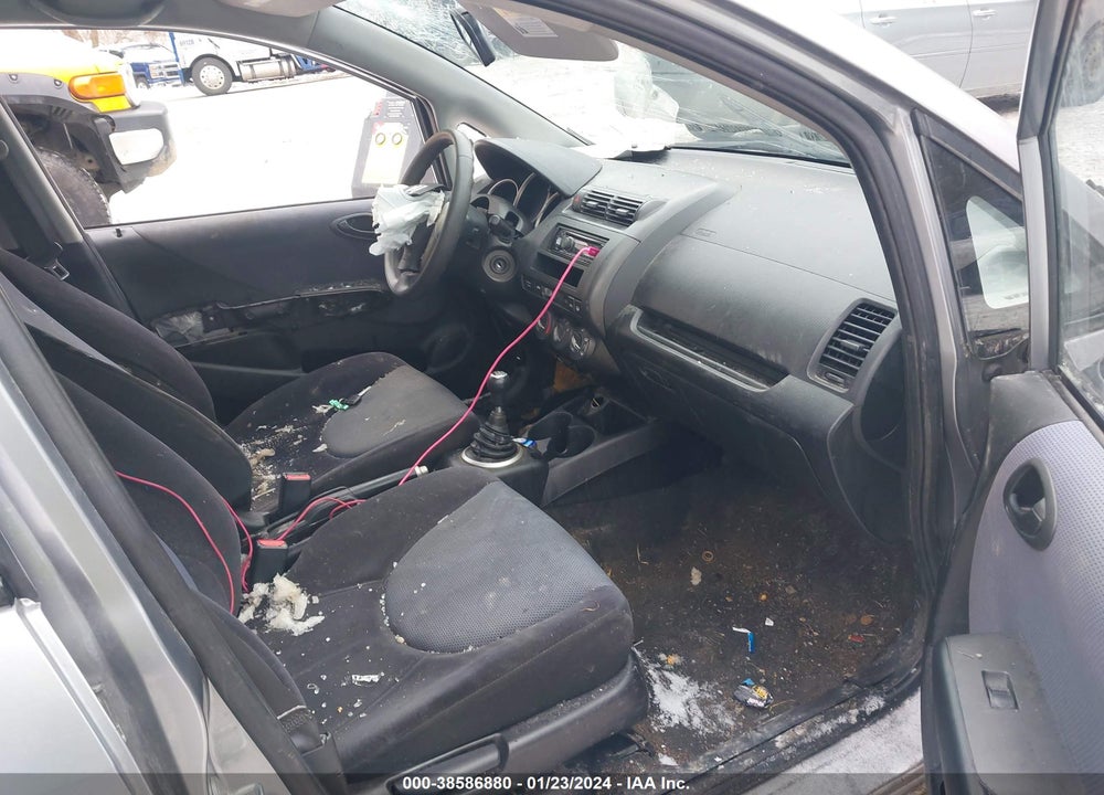 2007 HONDA FIT VIN: JHMGD374X7S062354