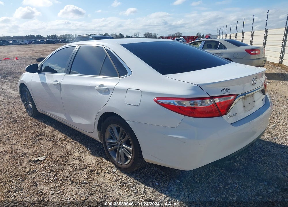 2015 TOYOTA CAMRY SE VIN: 4T1BF1FK5FU926817