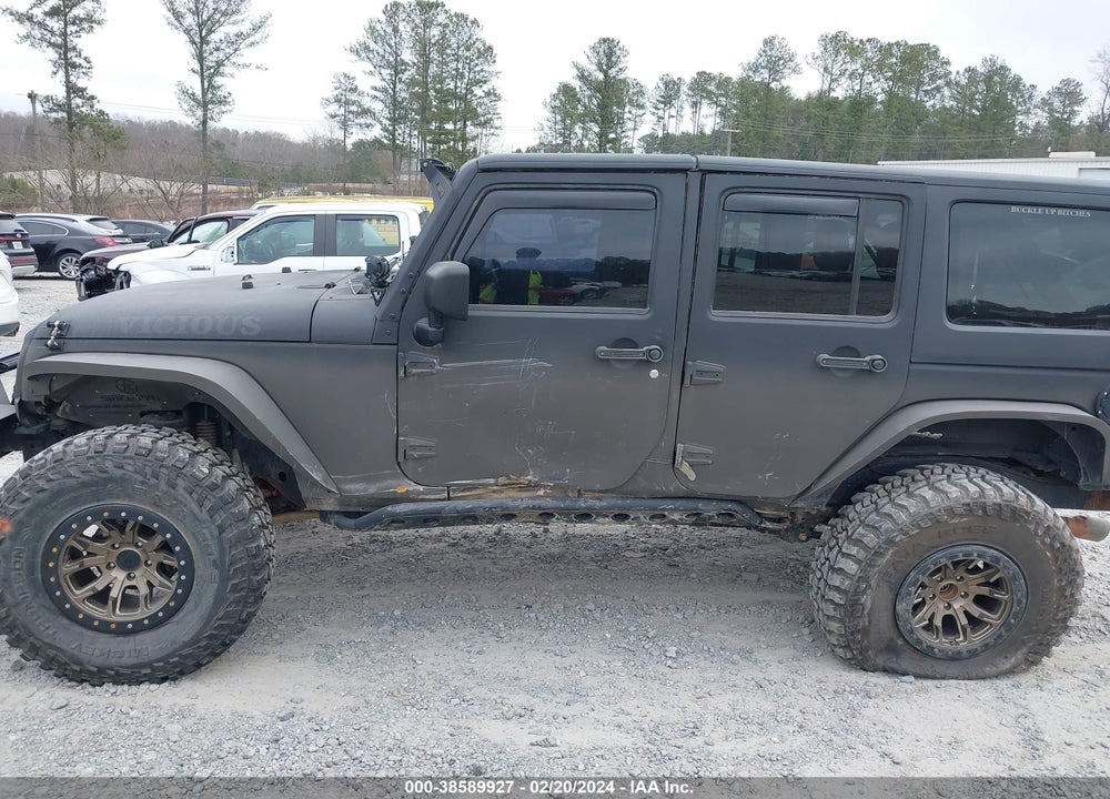 2013 JEEP WRANGLER UNLIMITED SAHARA VIN: 1C4BJWEG0DL574679