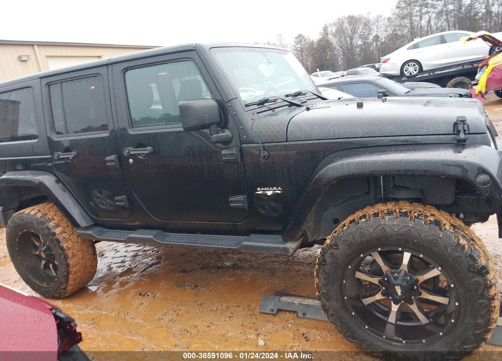 2017 JEEP WRANGLER UNLIMITED SAHARA VIN: 1C4HJWEGXHL586385