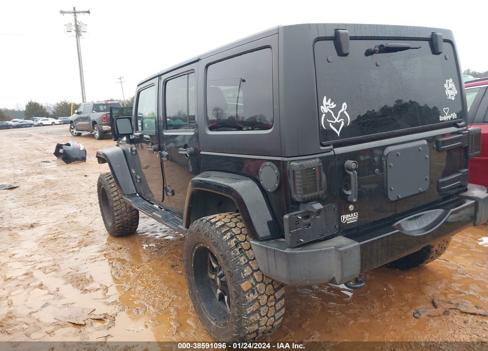 2017 JEEP WRANGLER UNLIMITED SAHARA VIN: 1C4HJWEGXHL586385