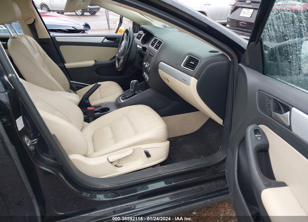 2013 VOLKSWAGEN JETTA HYBRID VIN: 3VW637AJXDM237466