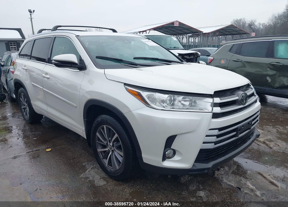 2018 TOYOTA HIGHLANDER XLE VIN: 5TDJZRFH7JS532128