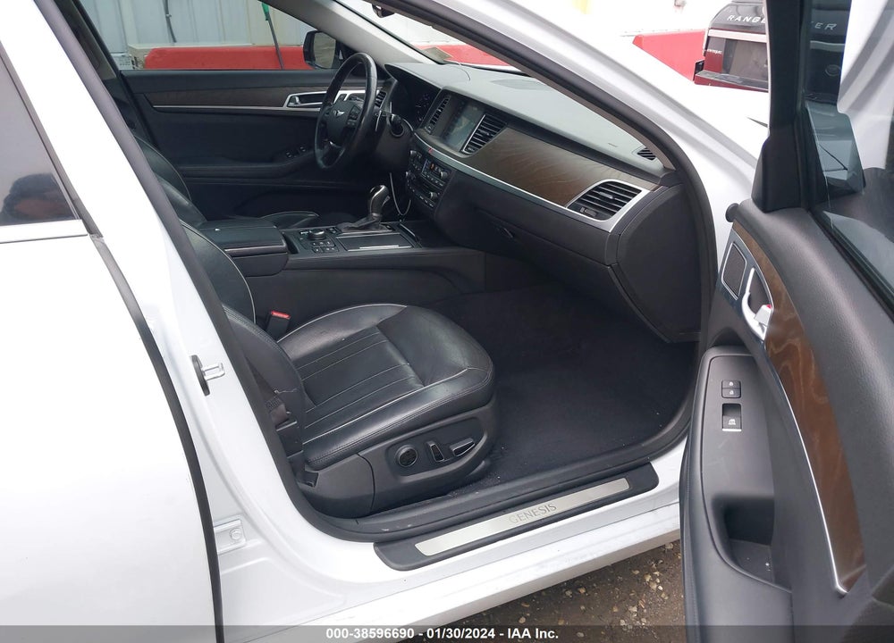 2015 HYUNDAI GENESIS 3.8 VIN: KMHGN4JE1FU073103