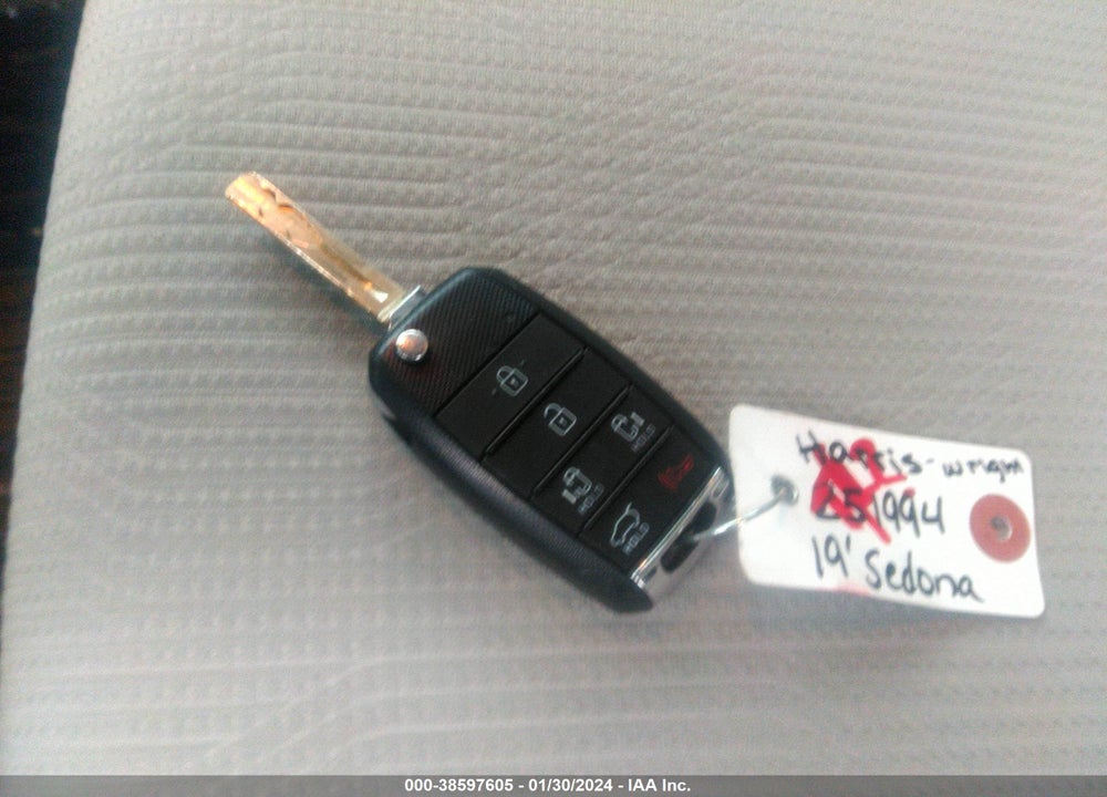 2019 KIA SEDONA LX VIN: KNDMB5C16K6540708