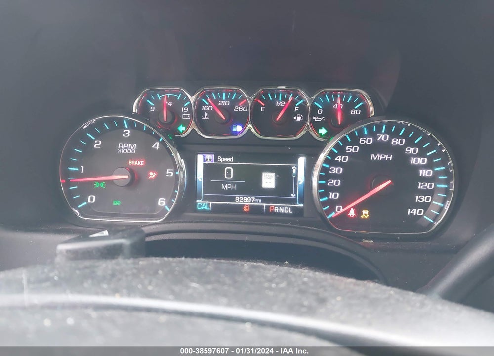2018 CHEVROLET SUBURBAN LT VIN: 1GNSKHKC5JR262366