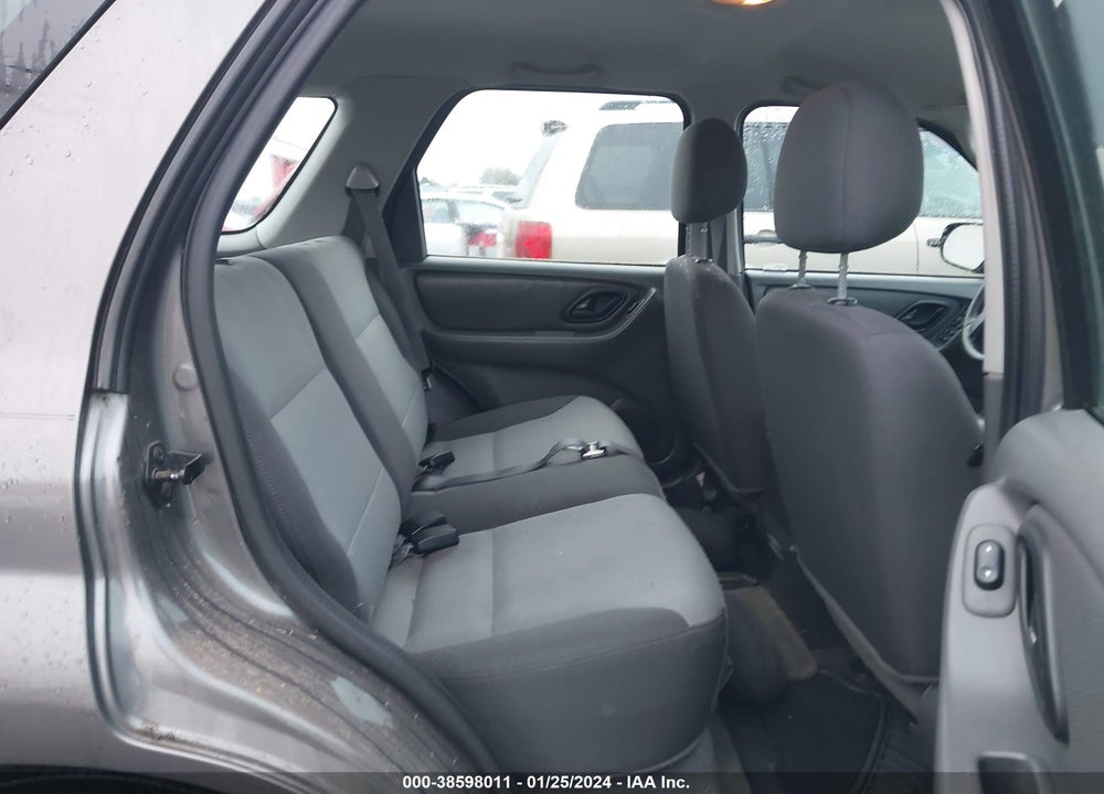 2004 FORD ESCAPE XLS VIN: 1FMYU92154KA89782
