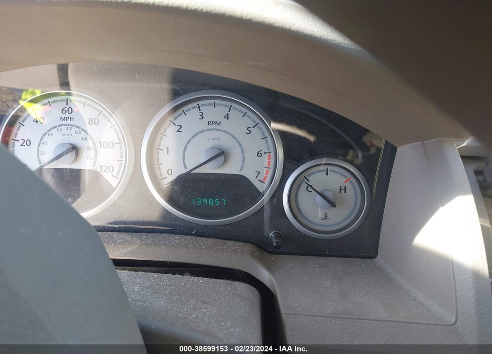 2008 CHRYSLER TOWN & COUNTRY LX VIN: 2A8HR44H88R600386