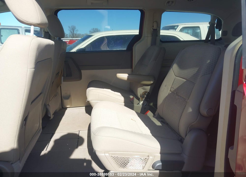 2008 CHRYSLER TOWN & COUNTRY LX VIN: 2A8HR44H88R600386