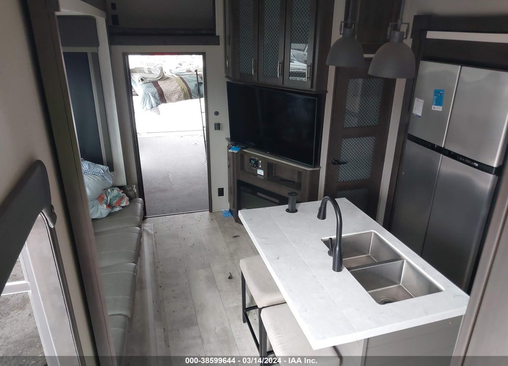 2021 GRAND DESIGN MOMENTUM M VIN: 573FM4530M1118812