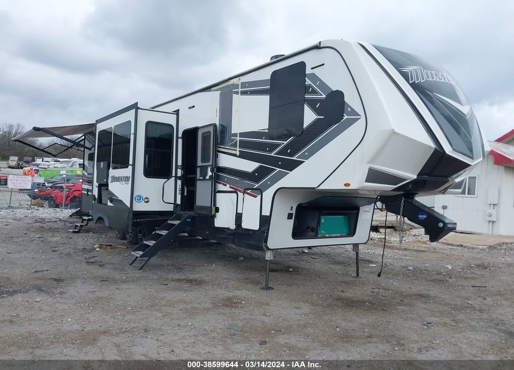2021 GRAND DESIGN MOMENTUM M VIN: 573FM4530M1118812