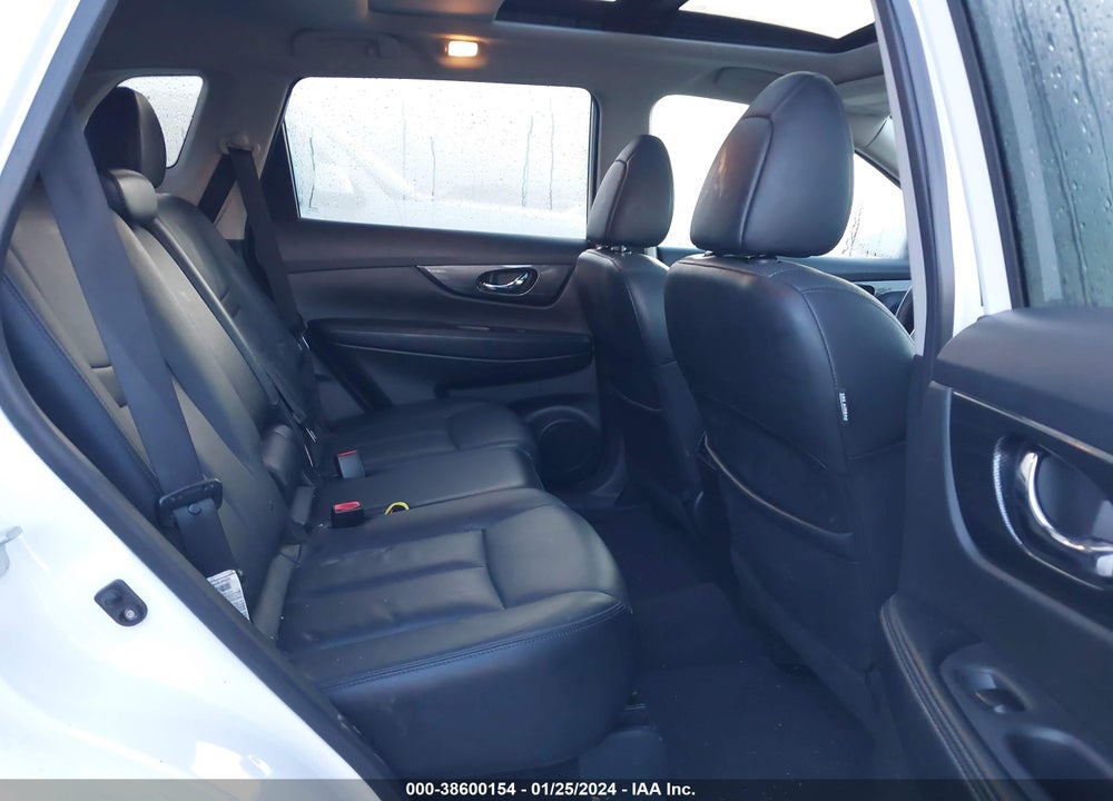 2015 NISSAN ROGUE SL VIN: 5N1AT2MT9FC812220