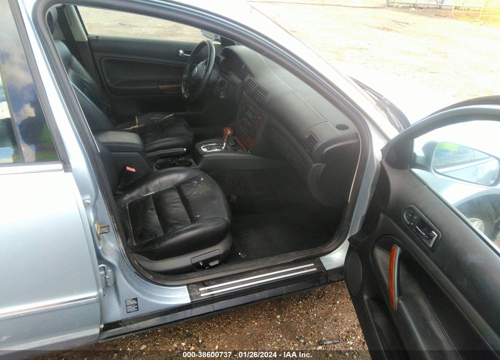 2003 VOLKSWAGEN PASSAT GLX VIN: WVWYH63B33E365159