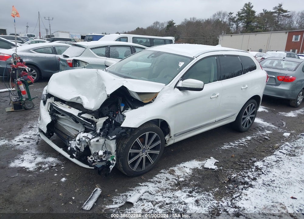 2017 VOLVO XC60 T6 INSCRIPTION VIN: YV449MRU8H2211142