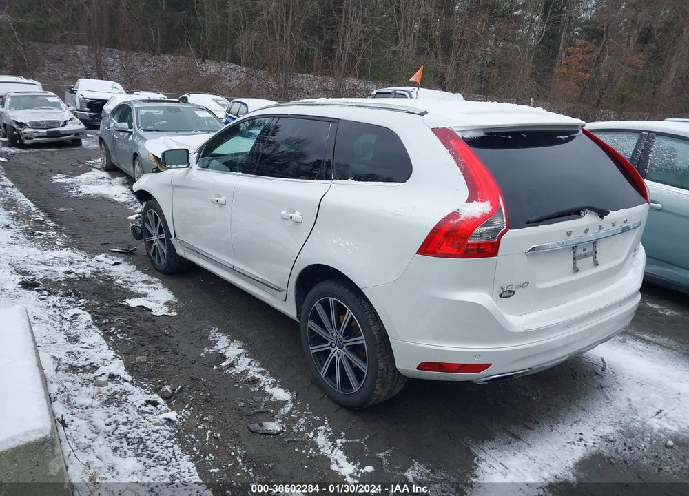 2017 VOLVO XC60 T6 INSCRIPTION VIN: YV449MRU8H2211142
