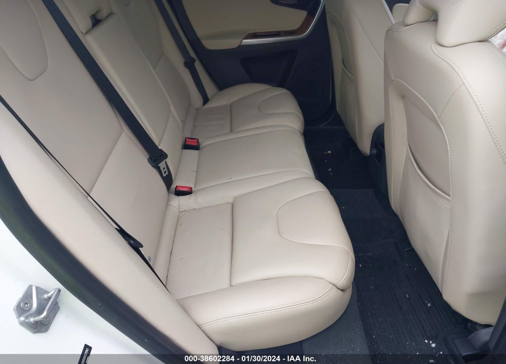 2017 VOLVO XC60 T6 INSCRIPTION VIN: YV449MRU8H2211142
