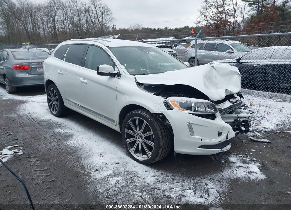 2017 VOLVO XC60 T6 INSCRIPTION VIN: YV449MRU8H2211142