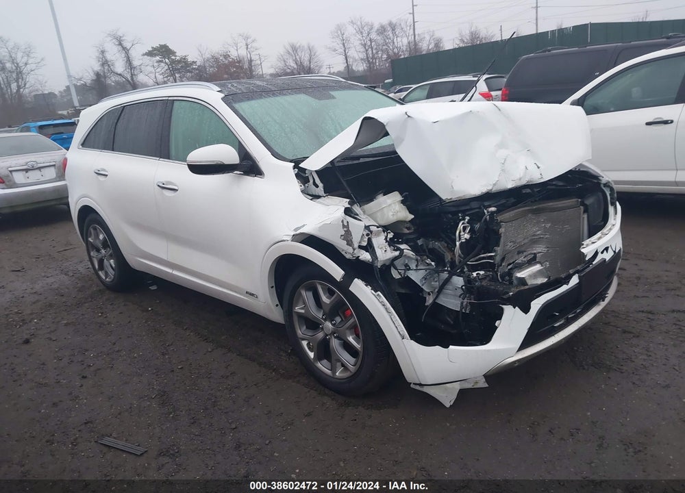 2016 KIA SORENTO 3.3L SX VIN: 5XYPKDA54GG130068