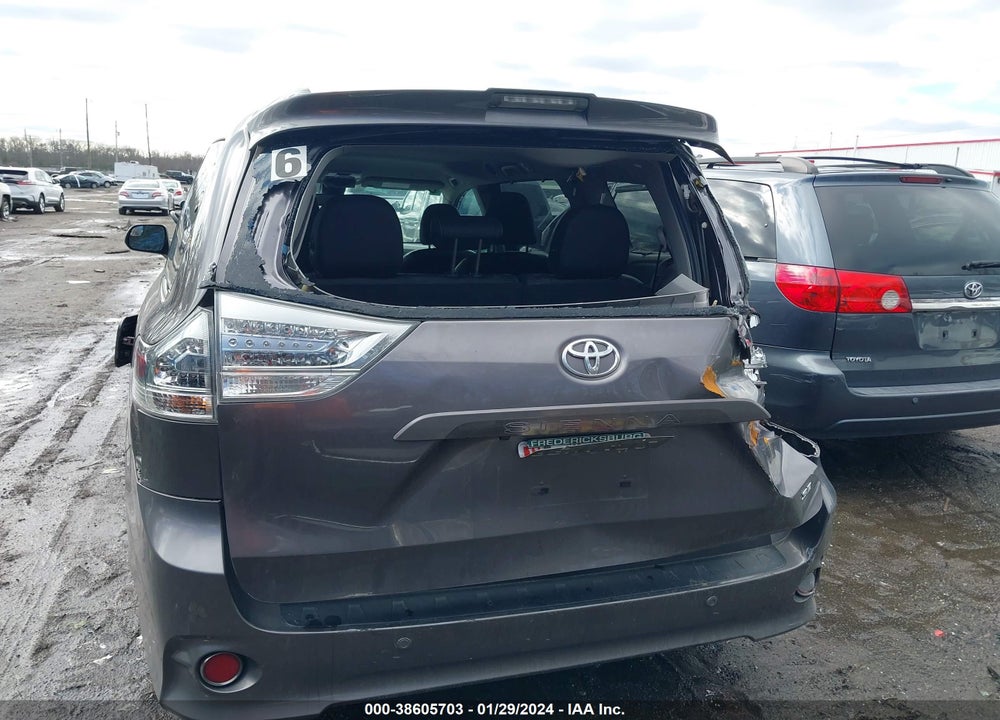 2019 TOYOTA SIENNA SE PREMIUM 8 PASSENGER VIN: 5TDXZ3DC6KS996950