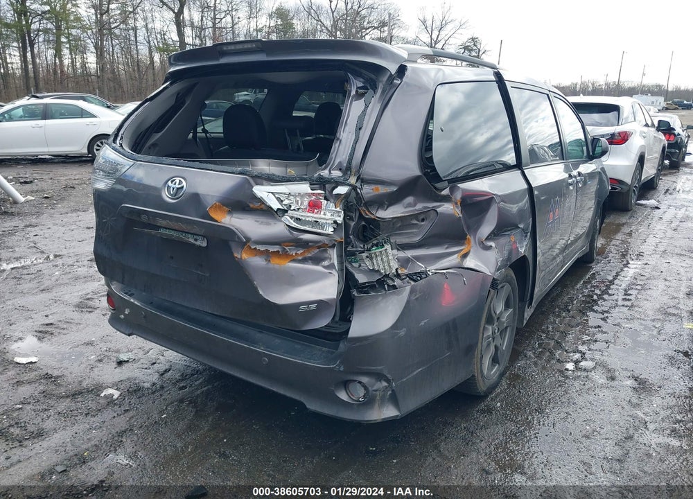 2019 TOYOTA SIENNA SE PREMIUM 8 PASSENGER VIN: 5TDXZ3DC6KS996950