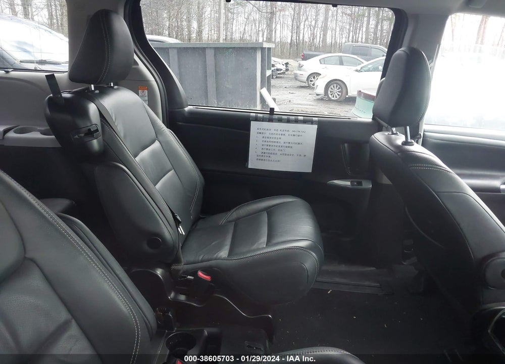 2019 TOYOTA SIENNA SE PREMIUM 8 PASSENGER VIN: 5TDXZ3DC6KS996950