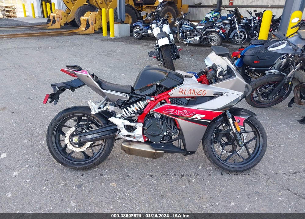 2017 HYOSUNG GD250R VIN: KM4EJ4289H1600399