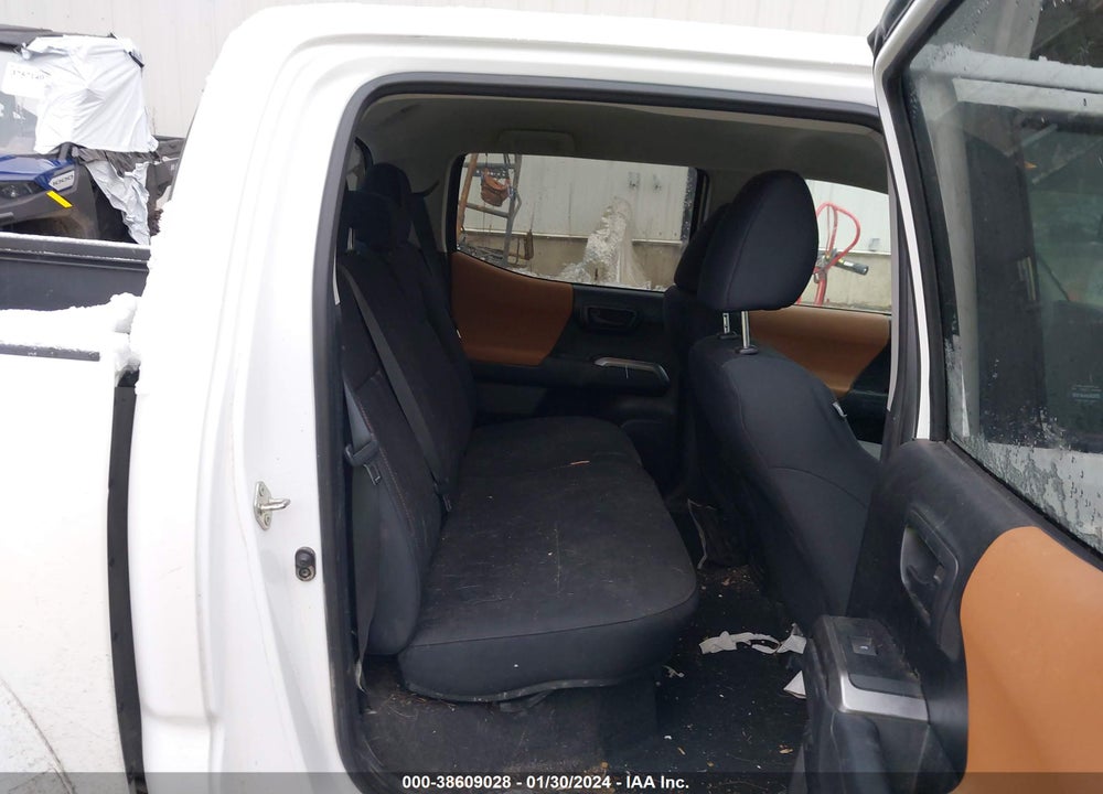 2019 TOYOTA TACOMA SR5 V6 VIN: 3TMCZ5AN0KM220622