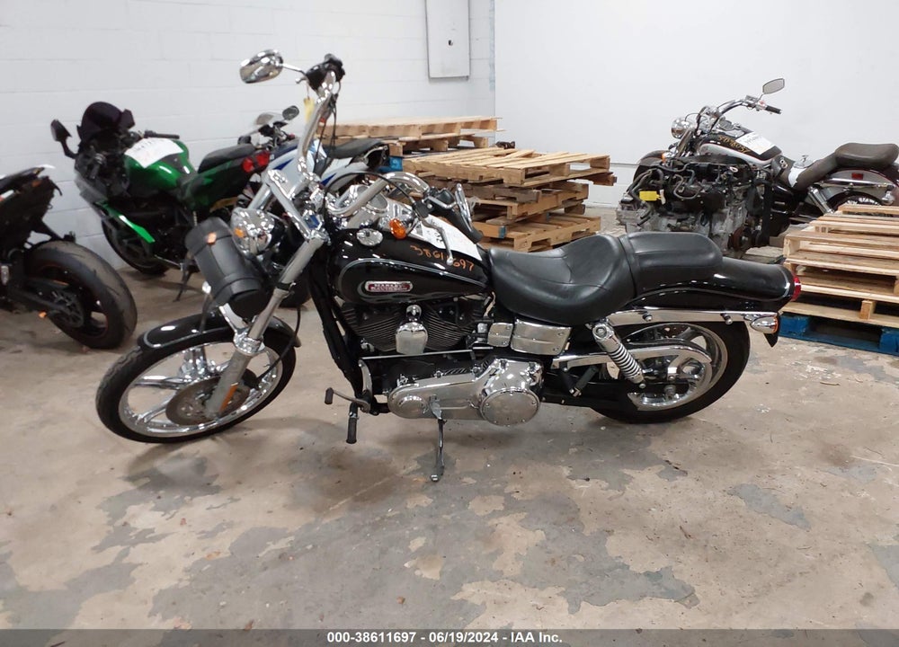 2006 HARLEY-DAVIDSON FXDWGI VIN: 1HD1GP1106K343290