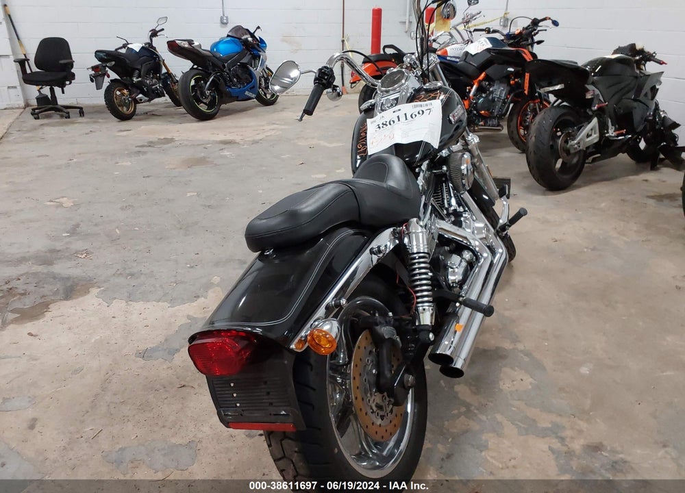 2006 HARLEY-DAVIDSON FXDWGI VIN: 1HD1GP1106K343290
