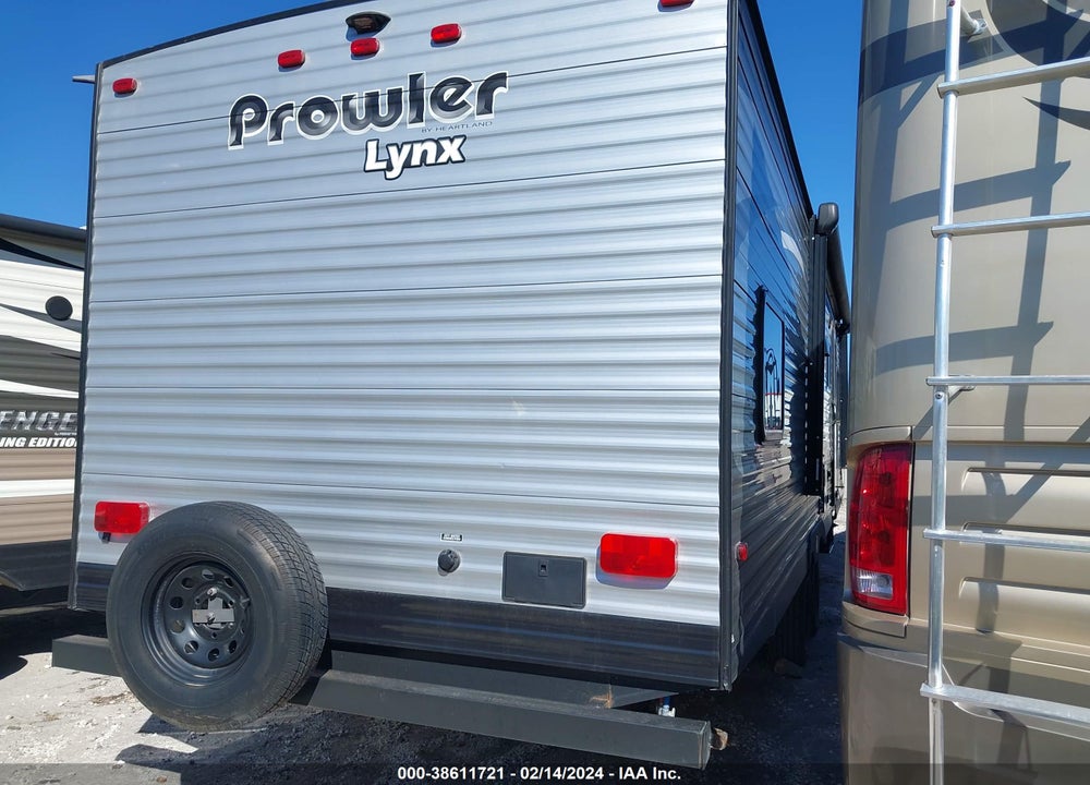 2018 PROWLER 30LX VIN: 5SFPB332XJE359512