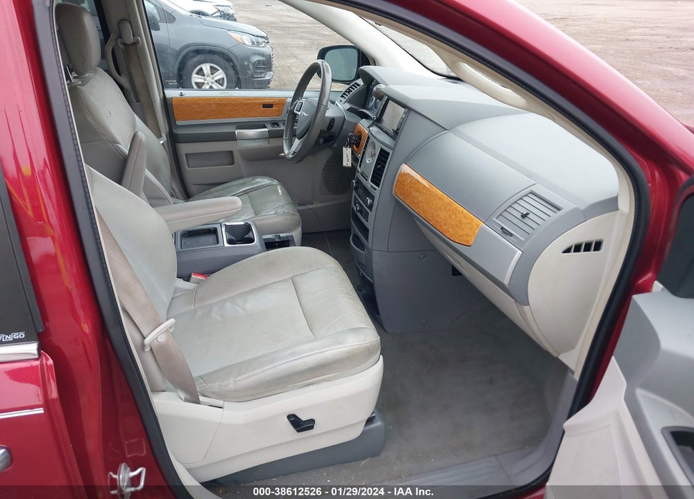 2010 CHRYSLER TOWN & COUNTRY NEW LIMITED VIN: 2A4RR7DX1AR448505