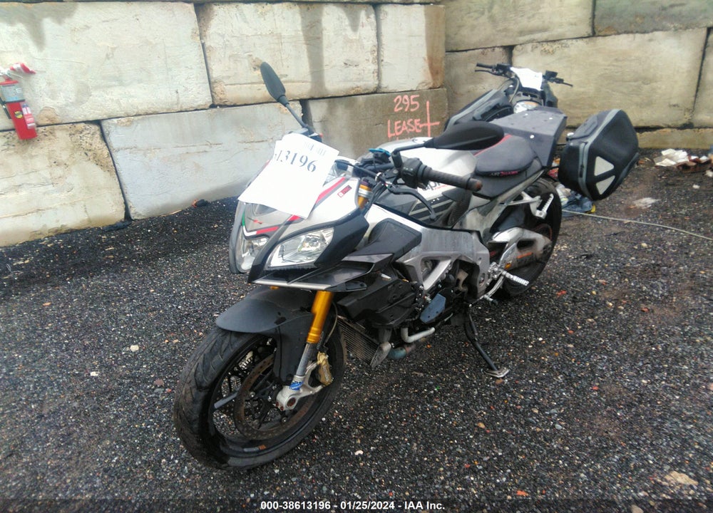 2016 APRILIA TUONO V4 1100 RR VIN: ZD4TYU006GS000021