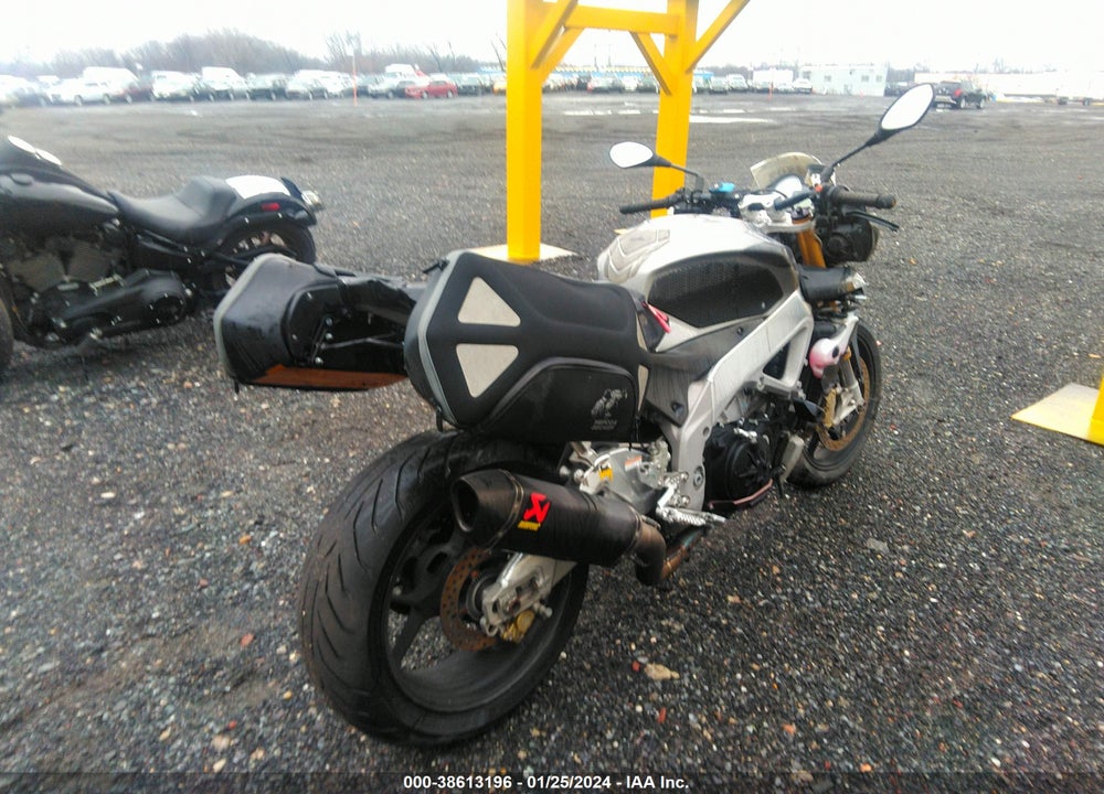 2016 APRILIA TUONO V4 1100 RR VIN: ZD4TYU006GS000021