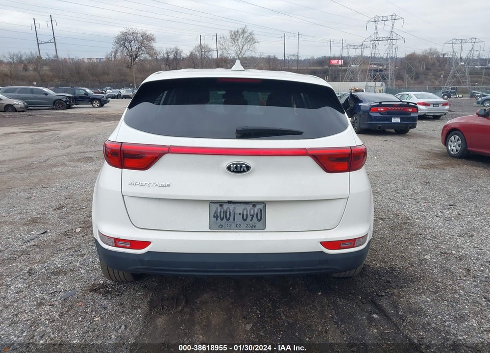 2019 KIA SPORTAGE LX VIN: KNDPMCAC1K7597697